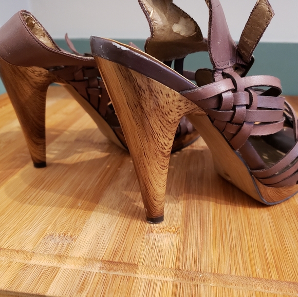 JESSICA SIMPSON BROWN AND WOOD 7.5 HEELS - Picture 7 of 7